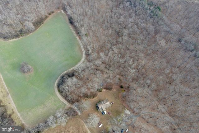 7389 LEEDS MANOR RD, Marshall, VA 20115