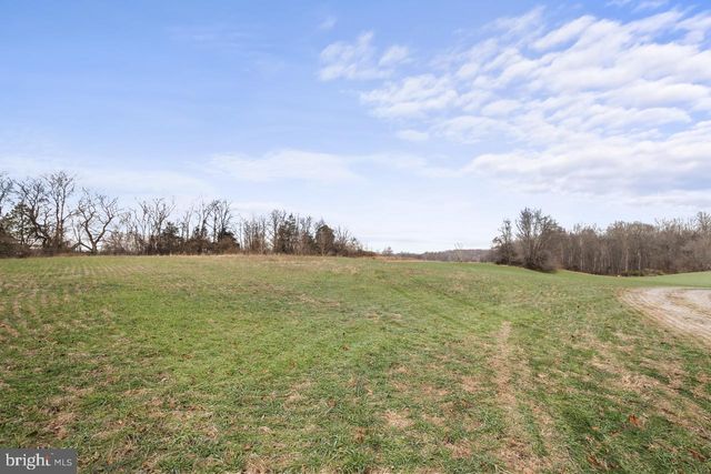 7389 LEEDS MANOR RD, Marshall, VA 20115