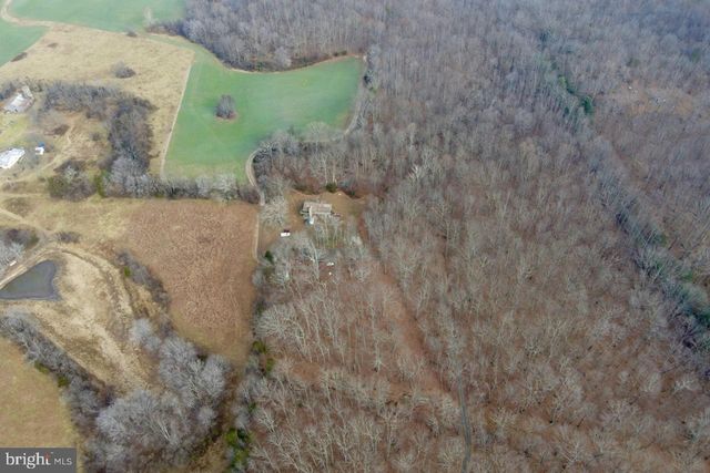 7389 LEEDS MANOR RD, Marshall, VA 20115