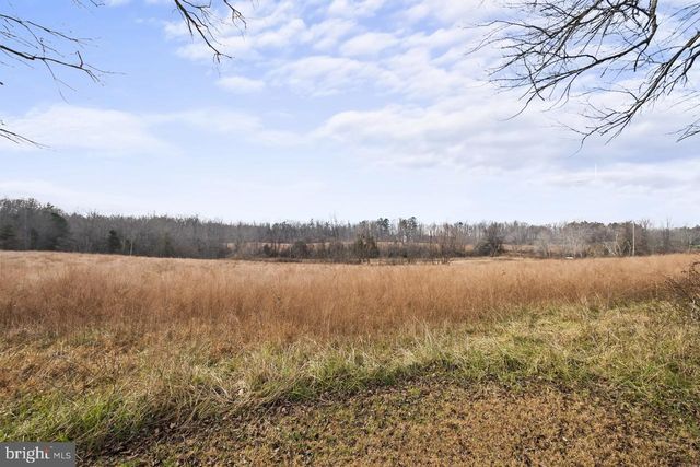 7389 LEEDS MANOR RD, Marshall, VA 20115