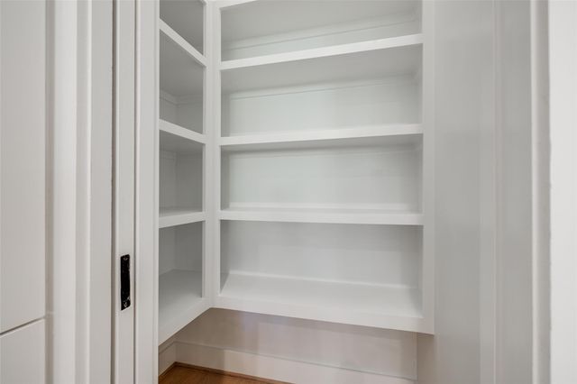 1634 Castle Court, Houston, TX 77006