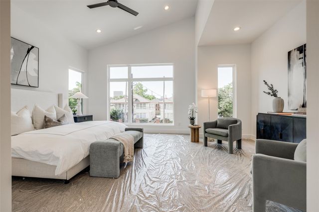 1634 Castle Court, Houston, TX 77006