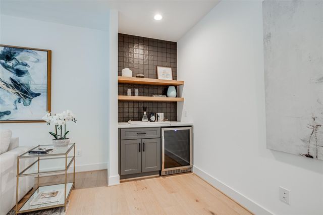 1634 Castle Court, Houston, TX 77006