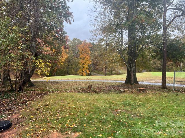 243 Governors View Road, Asheville, NC 28805