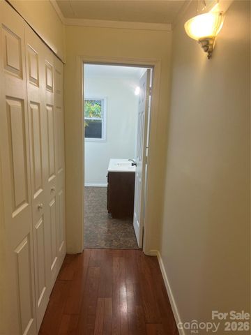 243 Governors View Road, Asheville, NC 28805