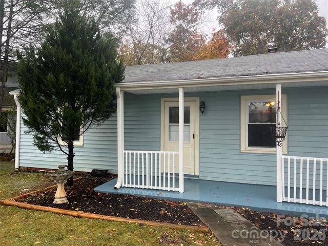 243 Governors View Road, Asheville, NC 28805