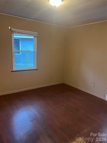 243 Governors View Road, Asheville, NC 28805