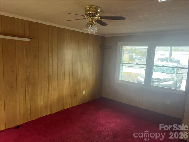 243 Governors View Road, Asheville, NC 28805