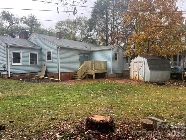 243 Governors View Road, Asheville, NC 28805