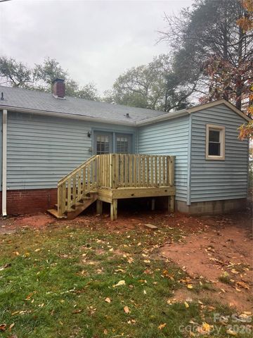 243 Governors View Road, Asheville, NC 28805