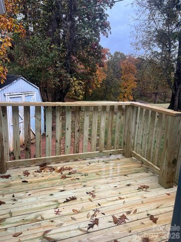 243 Governors View Road, Asheville, NC 28805