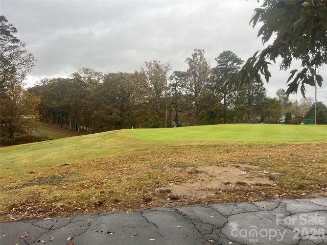 243 Governors View Road, Asheville, NC 28805