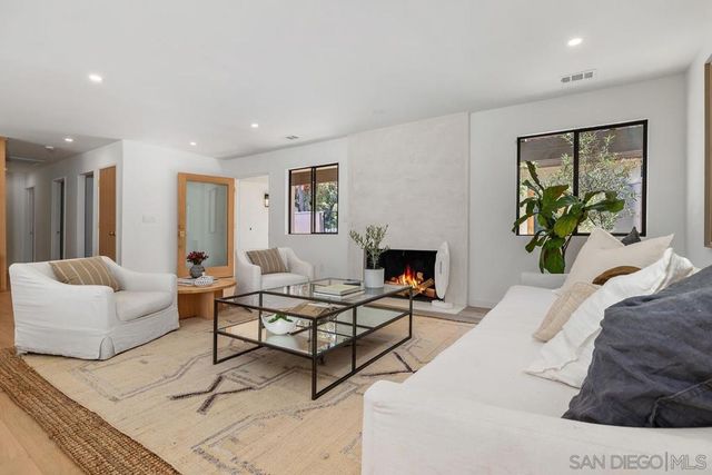 16902 Via De Santa Fe Unit 7, Rancho Santa Fe, CA 92067