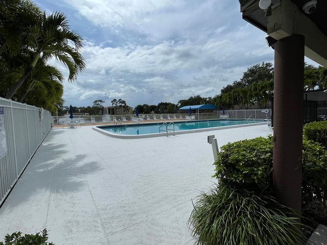 536 Shady Pine Way A2, West Palm Beach, FL 33415