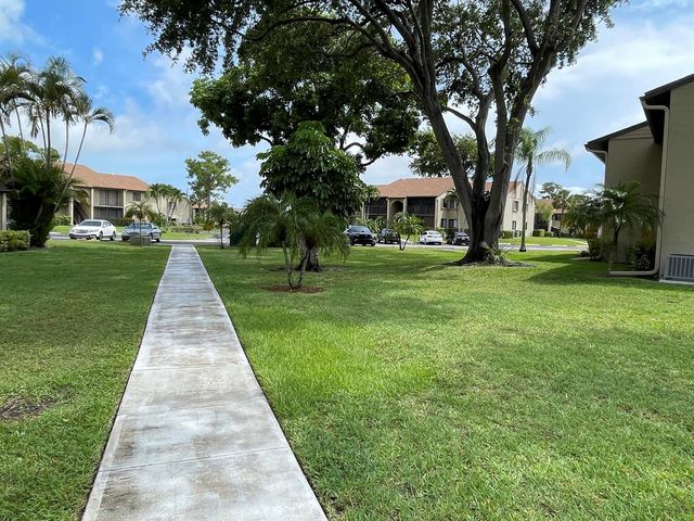 536 Shady Pine Way A2, West Palm Beach, FL 33415