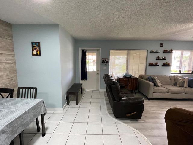 536 Shady Pine Way A2, West Palm Beach, FL 33415