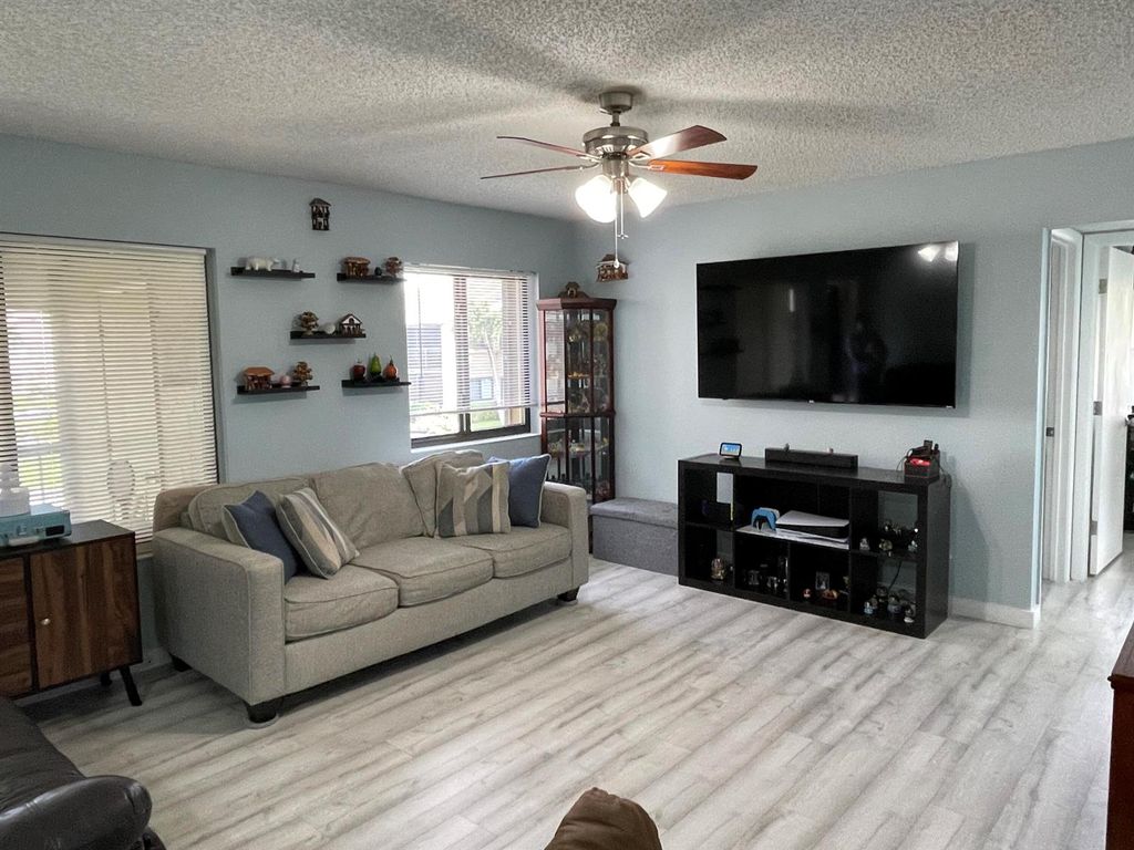 536 Shady Pine Way A2, West Palm Beach, FL 33415