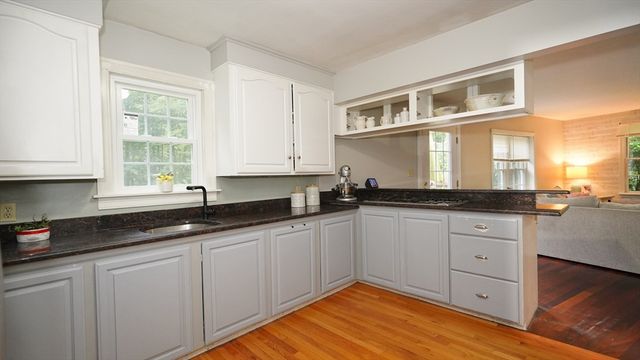 59 Whitins Road, Sutton, MA 01590