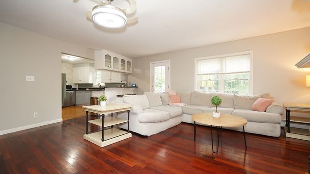 59 Whitins Road, Sutton, MA 01590