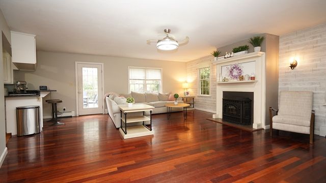 59 Whitins Road, Sutton, MA 01590