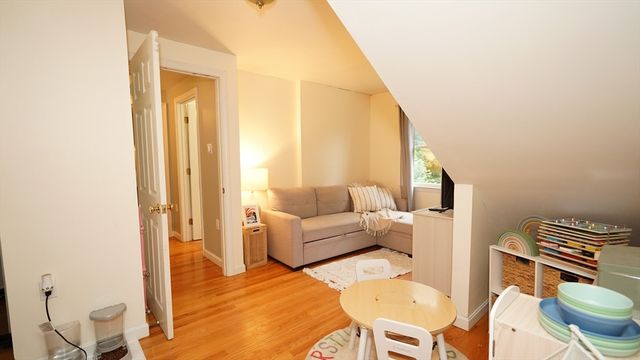 59 Whitins Road, Sutton, MA 01590