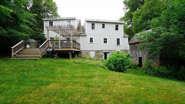 59 Whitins Road, Sutton, MA 01590