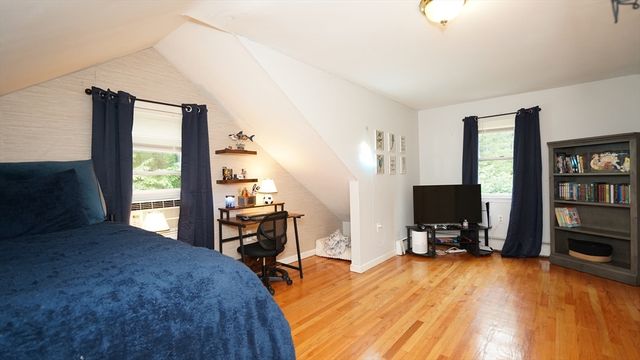 59 Whitins Road, Sutton, MA 01590