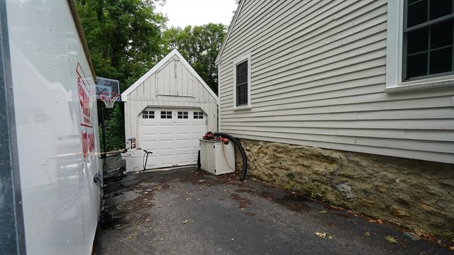 59 Whitins Road, Sutton, MA 01590