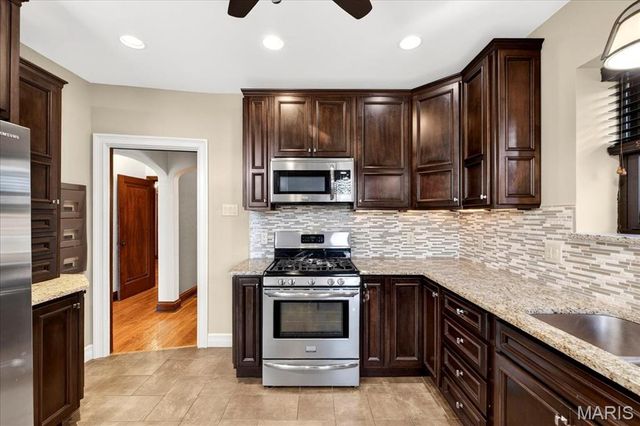 5346 Tholozan Avenue, St Louis, MO 63109