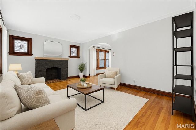 5346 Tholozan Avenue, St Louis, MO 63109