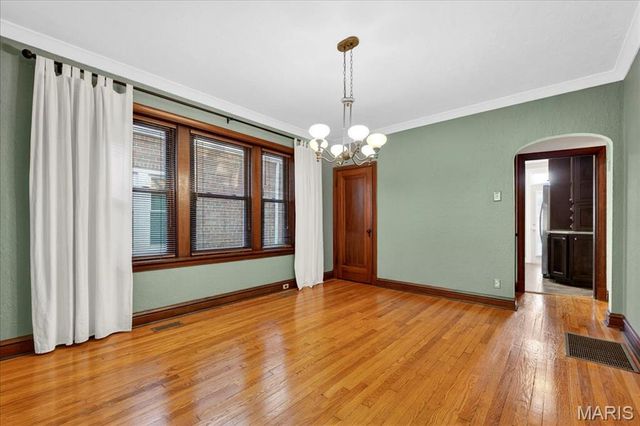 5346 Tholozan Avenue, St Louis, MO 63109