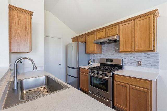 309 Dana DR, Hutto, TX 78634