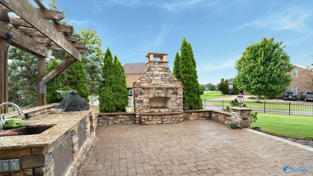 31 Lake Forest Blvd SW, Huntsville, AL 35824