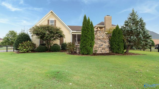 31 Lake Forest Blvd SW, Huntsville, AL 35824