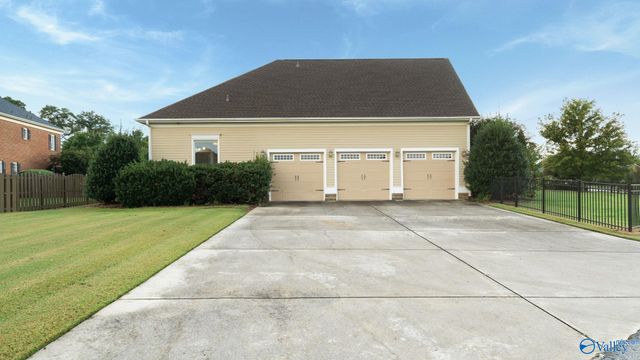 31 Lake Forest Blvd SW, Huntsville, AL 35824