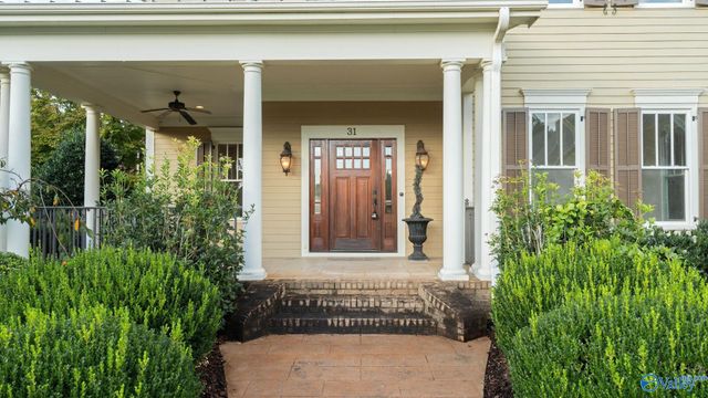 31 Lake Forest Blvd SW, Huntsville, AL 35824