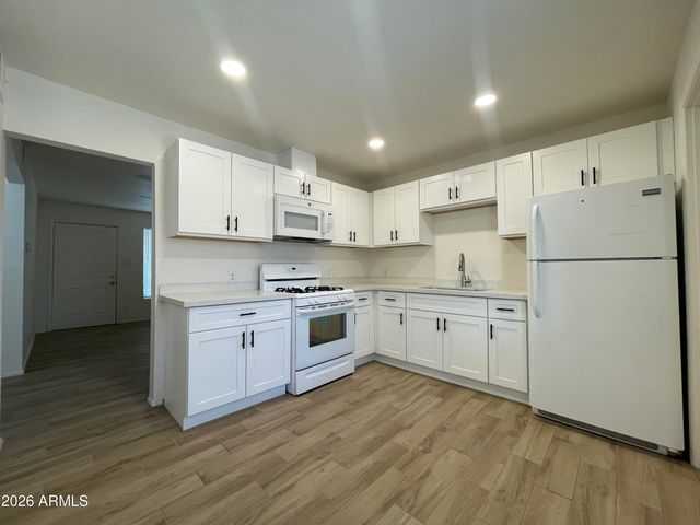 2730 E WILLETTA Street, Phoenix, AZ 85008