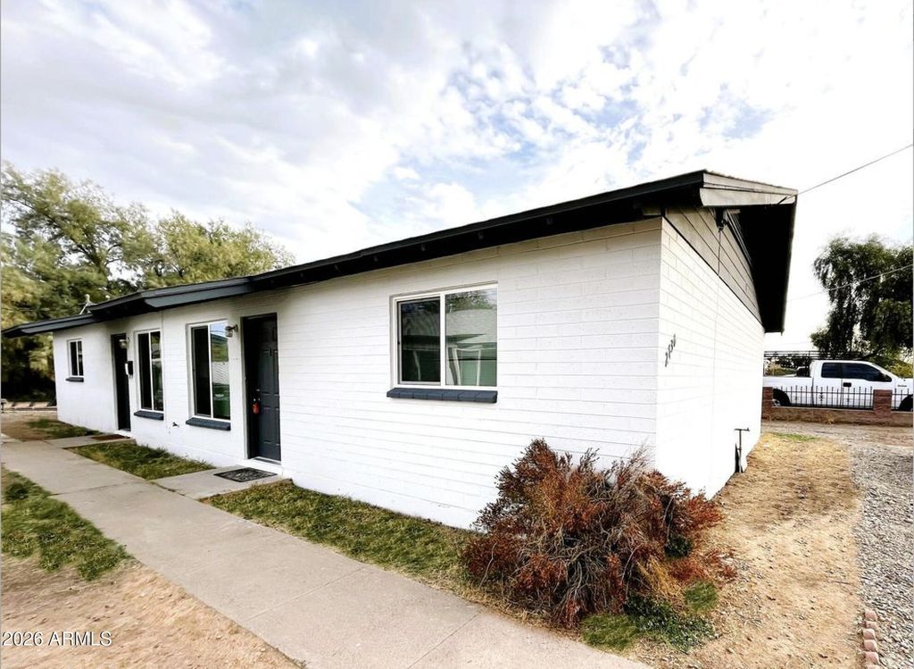 2730 E WILLETTA Street, Phoenix, AZ 85008