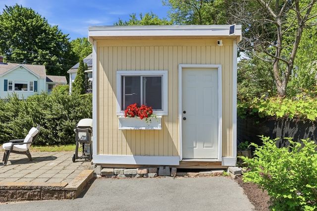 1 Juniper Ter, Dedham, MA 02026