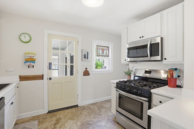 1 Juniper Ter, Dedham, MA 02026
