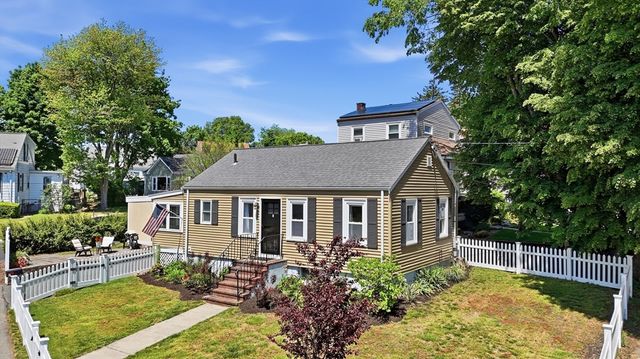 1 Juniper Ter, Dedham, MA 02026