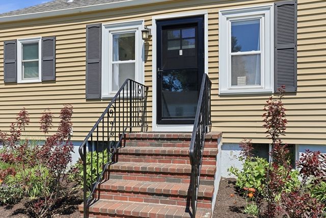 1 Juniper Ter, Dedham, MA 02026