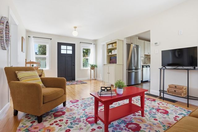 1 Juniper Ter, Dedham, MA 02026