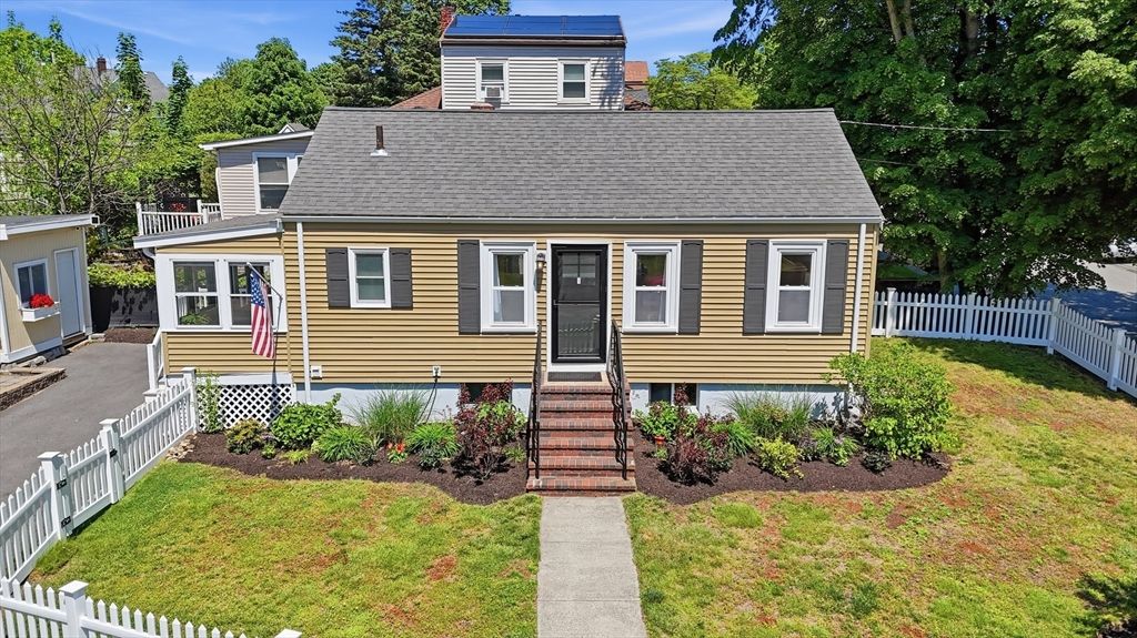 1 Juniper Ter, Dedham, MA 02026