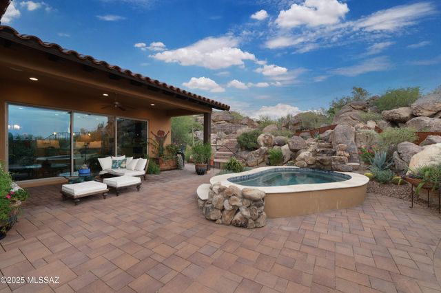 14334 N Mickelson Canyon Court, Oro Valley, AZ 85755