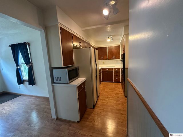 7752 Oakwood Street, Ralston, NE 68127