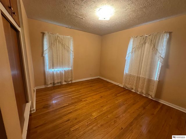 7752 Oakwood Street, Ralston, NE 68127