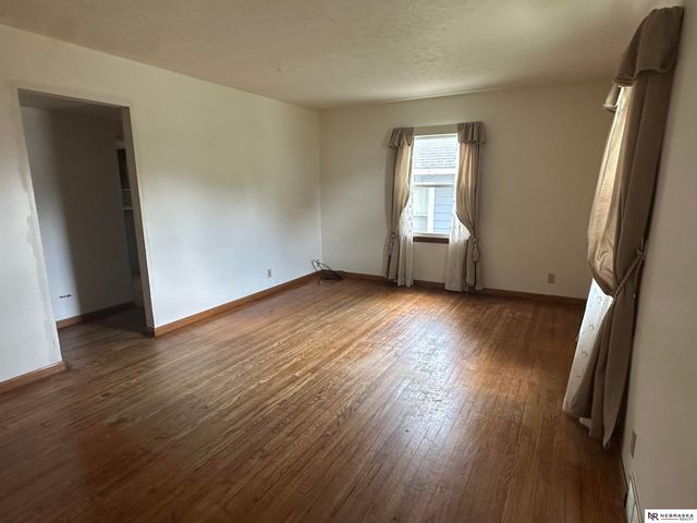 7752 Oakwood Street, Ralston, NE 68127