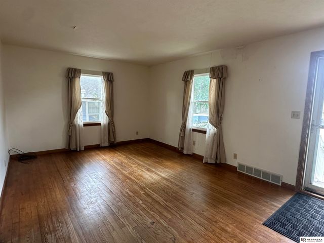 7752 Oakwood Street, Ralston, NE 68127