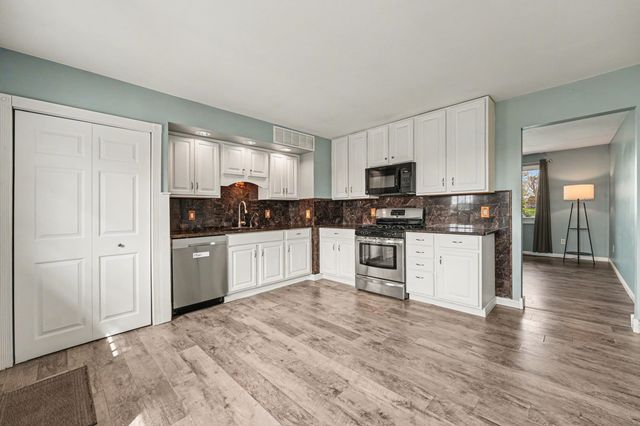 275 S State Road 2, Hebron, IN 46341